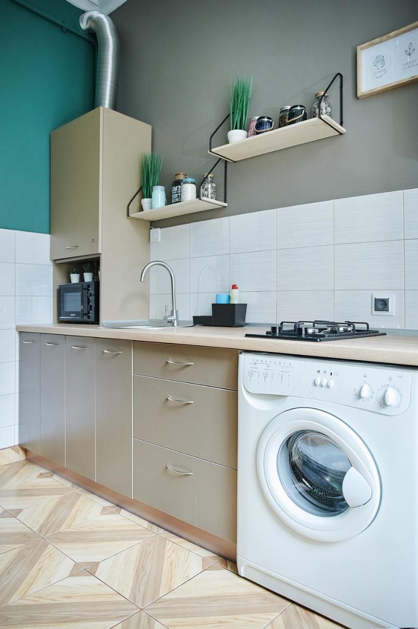 Cozy Apartment, 5Mins To Opera Lviv Bagian luar foto