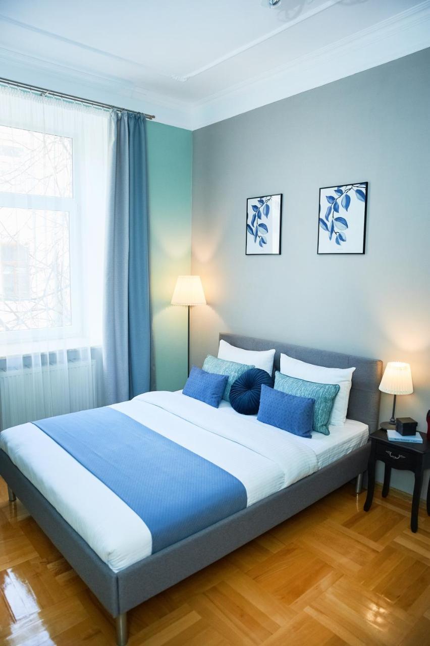 Cozy Apartment, 5Mins To Opera Lviv Bagian luar foto